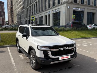 2022 Toyota Land Cruiser 300 Series, белый, 12500000 рублей, вид 4
