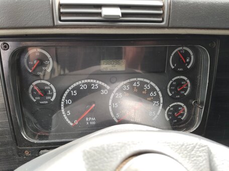2003 Freightliner Columbia, белый, 2700000 рублей, вид 3