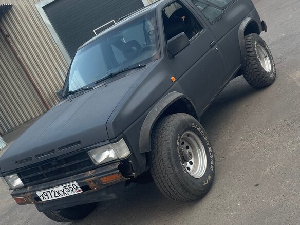 1990 Nissan Terrano I, чёрный, 310000 рублей