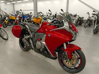 2010 Honda VFR 1200, красный, 910000 рублей, вид 1