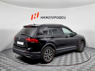 2021 Volkswagen Tiguan II Рестайлинг, чёрный, 3349000 рублей, вид 3