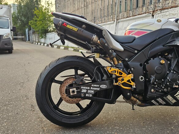 2011 Yamaha YZF-R1, белый, 1300000 рублей - вид 3