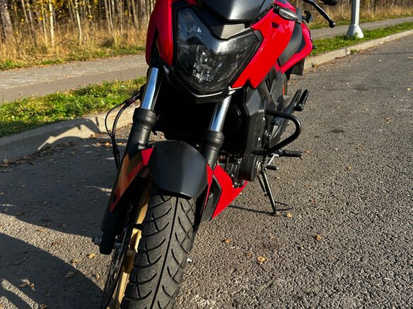 2019 Bajaj Dominar 400, красный, 229000 рублей - вид 1