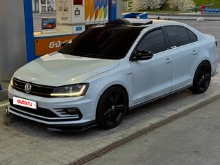 2017 Volkswagen Jetta GLI VI Рестайлинг, серый, 2150000 рублей, вид 2