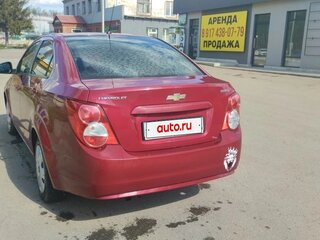 2014 Chevrolet Aveo II, красный, 355000 рублей, вид 3