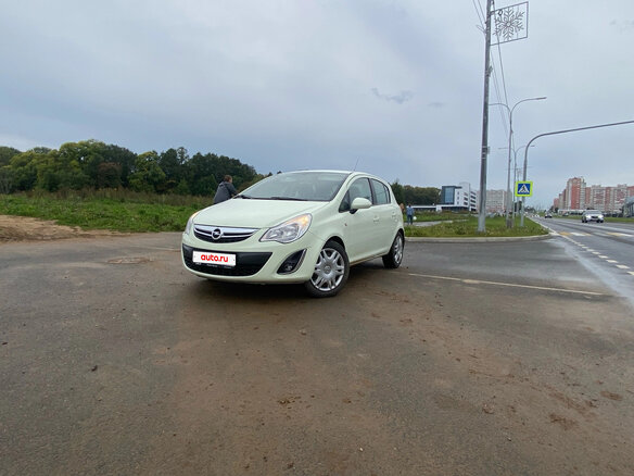 2011 Opel Corsa D Рестайлинг II, бежевый, 600000 рублей - вид 1