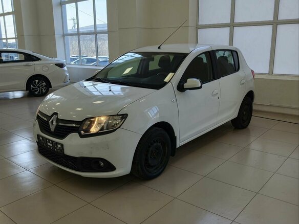 2017 Renault Sandero II, белый, 650000 рублей - вид 2