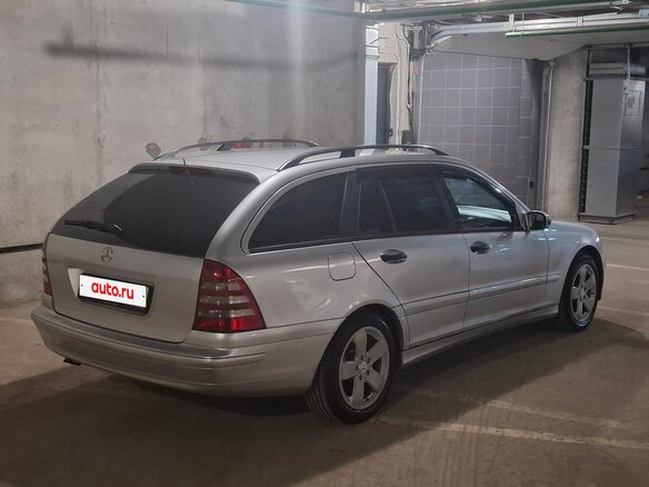 2004 Mercedes-Benz C-Класс 200 II (W203) Рестайлинг, серебристый - вид 3