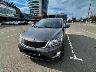 2013 Kia Rio III, серый, 990000 рублей, вид 3