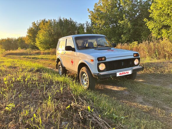1996 Lada (ВАЗ) 2121 (4x4) I Рестайлинг, белый, 330000 рублей - вид 4