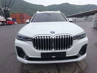 2021 BMW X7 40i I (G07), белый, 8499000 рублей, вид 2