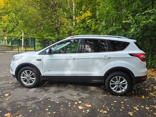 2017 Ford Kuga II Рестайлинг, белый, 1580000 рублей, вид 4