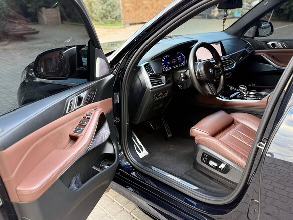 2019 BMW X5 M50d IV (G05/G18), чёрный, 8250000 рублей - вид 14