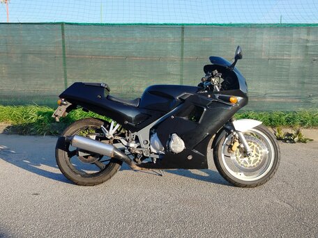 1995 Yamaha FZR250, чёрный, 170000 рублей, вид 2