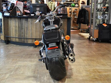 2023 Harley-Davidson Fat Boy, чёрный, 3750000 рублей, вид 5