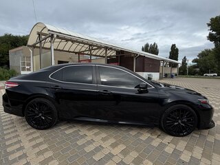 2017 Toyota Camry VIII (XV70), чёрный, 2100000 рублей, вид 5