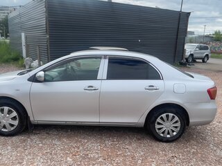 2009 Toyota Corolla Axio X (E140, E150) Рестайлинг, серебристый, 450000 рублей, вид 4