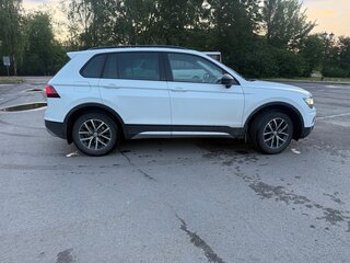 2019 Volkswagen Tiguan II, белый, 2550000 рублей, вид 4