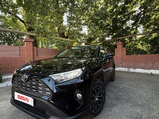 2021 Toyota RAV4 V (XA50), чёрный, 4100000 рублей, вид 3