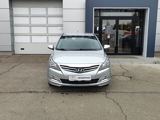 2015 Hyundai Solaris I Рестайлинг, серебристый, 1079000 рублей, вид 2