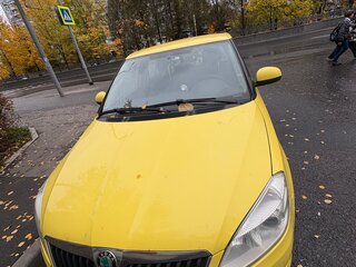 2012 Skoda Fabia II Рестайлинг, жёлтый, 355000 рублей, вид 1