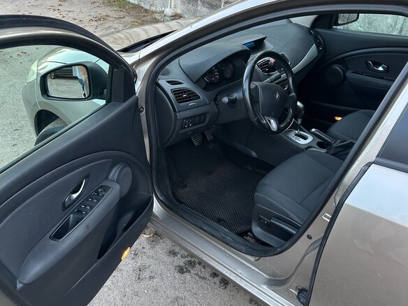 2011 Renault Fluence I, бежевый, 590000 рублей - вид 6
