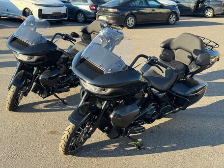 2026 Harley-Davidson CVO Road Glide Limited, чёрный, 3999000 рублей, вид 5