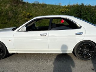 2000 Nissan Laurel VIII (C35), белый, 320000 рублей, вид 3