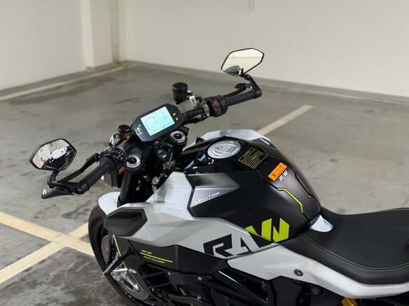 2026 QJMotor SRK 921, чёрный, 1090000 рублей - вид 8
