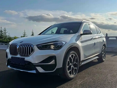 2022 BMW X1 Long 20Li sDrive II (F48) Рестайлинг, белый, 1870000 рублей, вид 3