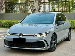 2022 Volkswagen Golf VIII, серый, 2092000 рублей, вид 1