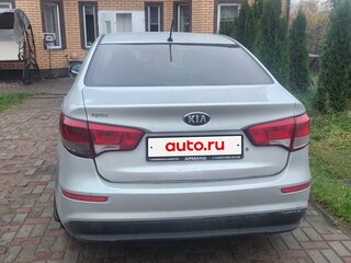 2016 Kia Rio III Рестайлинг, серебристый, 435000 рублей, вид 4