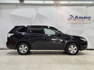 2014 Mitsubishi Outlander III Рестайлинг, чёрный, 1550000 рублей, вид 2