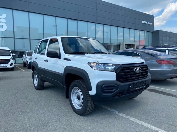 2026 Lada (ВАЗ) Niva Travel I Рестайлинг, белый - вид 4