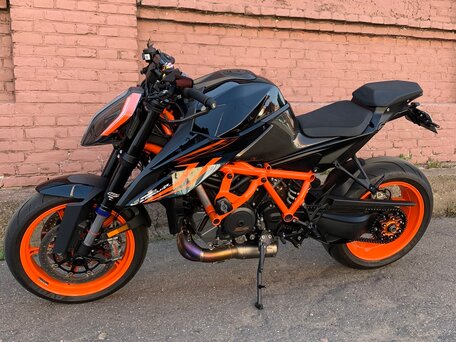2022 KTM 1290 Super Duke R Evo, чёрный, 1528970 рублей, вид 3