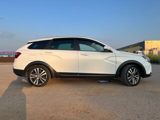 2018 Lada (ВАЗ) Vesta SW I, белый, 935000 рублей, вид 4
