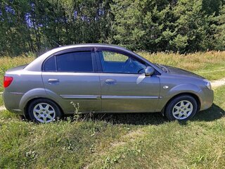 2011 Kia Rio II Рестайлинг, серебристый, 500000 рублей, вид 5