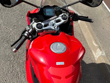 2021 Ducati Panigale V2, красный, 1350000 рублей, вид 3