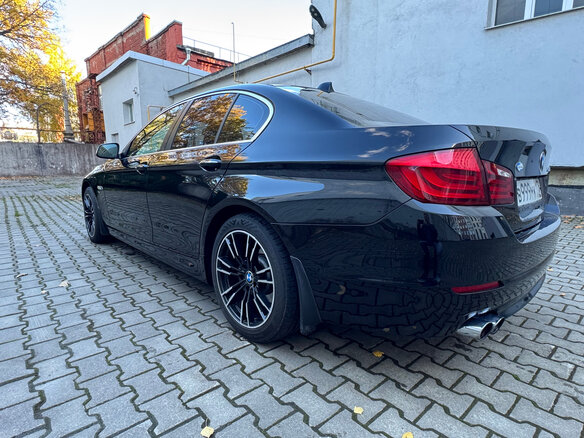 2011 BMW 5 серии 530d xDrive VI (F10/F11/F07), чёрный, 2050000 рублей - вид 2