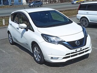 2017 Nissan Note e-Power II Рестайлинг, белый, 815000 рублей, вид 3