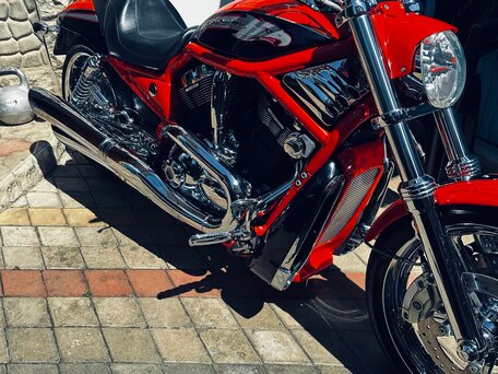 2006 Harley-Davidson CVO, красный, 980000 рублей, вид 3