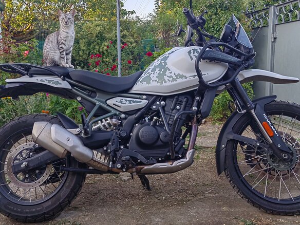 2025 Royal Enfield Himalayan, белый, 530000 рублей