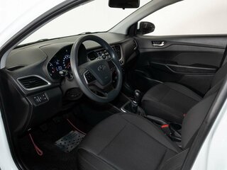 2018 Hyundai Solaris II, белый, 1027000 рублей, вид 5