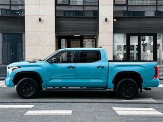 2026 Toyota Tundra CrewMax III, голубой, 12490000 рублей, вид 3