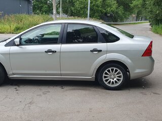 2009 Ford Focus II Рестайлинг, серебристый, 300000 рублей, вид 4