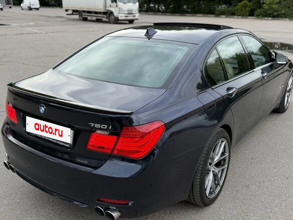 2008 BMW 7 серии 750i V (F01/F02/F04), синий - вид 24