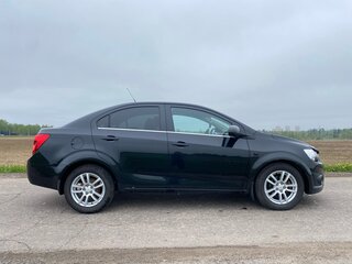 2014 Chevrolet Aveo II, чёрный, 690000 рублей, вид 2