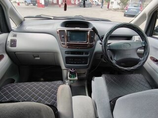 1999 Toyota Nadia, белый, 580000 рублей, вид 4