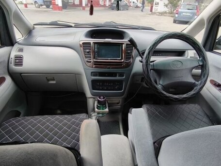 1999 Toyota Nadia, белый, 580000 рублей, вид 4