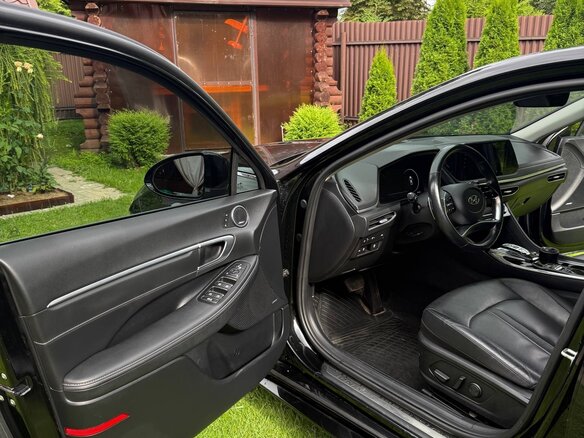 2020 Hyundai Sonata VIII (DN8), чёрный, 2590000 рублей - вид 10
